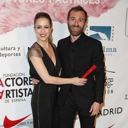 Silvia Abascal y su novio Xabier Murua en el photocall de los Premios Unión de Actores 2018