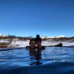 Cristiano Ronaldo y Georgina Rodríguez bañados en aguas termales en Islandia