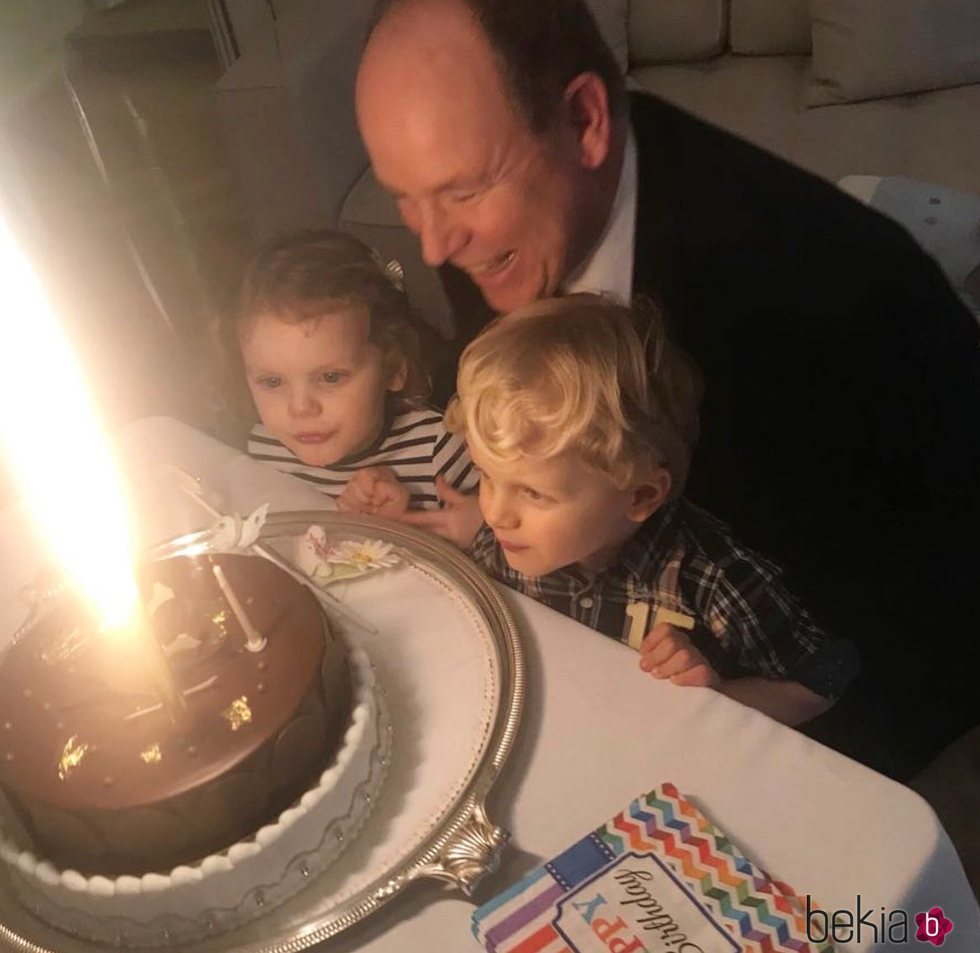 Alberto de Mónaco celebra su 60 cumpleaños con sus hijos Jacques y Gabriella