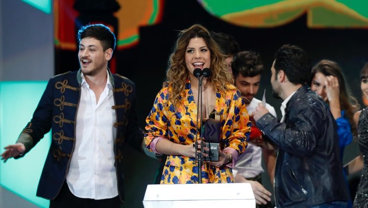 Miriam agradeciendo el premio de 'OT 2017' en los Premios Cadena Dial 2018