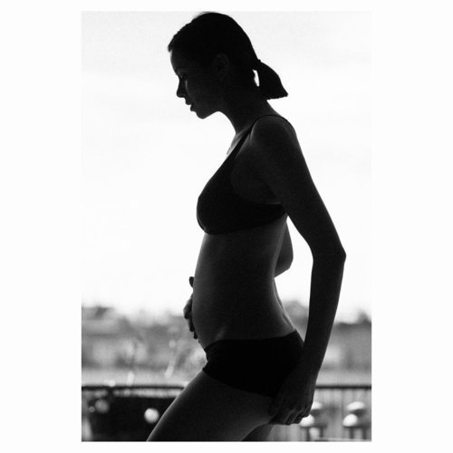 Dafne Fernández confirma su embarazo en redes sociales