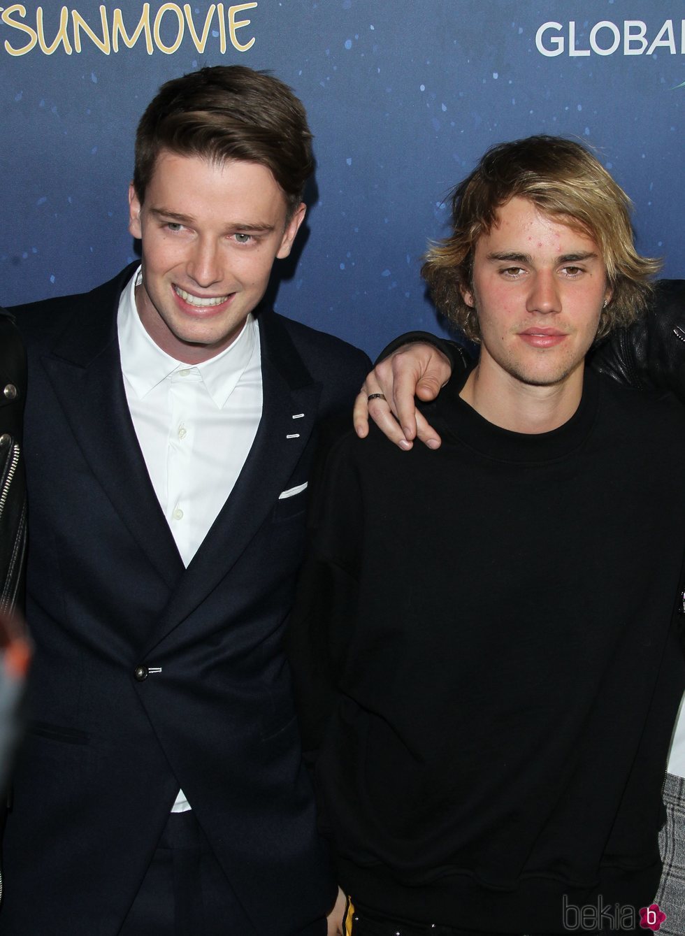Justin Bieber junto a Patrick Schwarzenegger en el estreno de 'Midnight sun'
