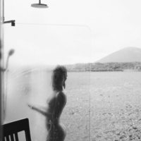 Anna Castillo desnuda duchándose