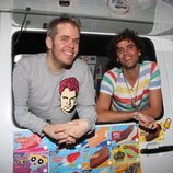 Pérez Hilton y el cantante Mika en una furgoneta de helados