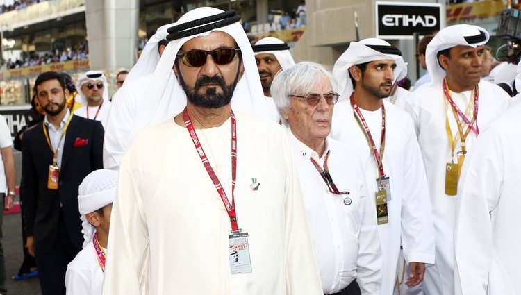 Sheikh Mohammad bin Rashid Al Maktoum en una carrera de Fórmula 1 en Abu Dhabi