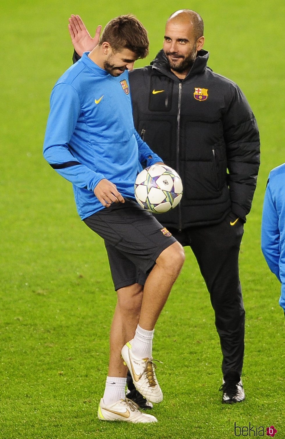 Gerard Piqué y Pep Guardiola en un entrenamiento del FC Barcelona en Liga de Campeones