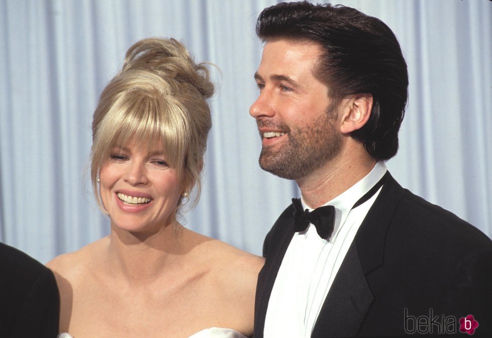 Kim Basinger y Alec Baldwin, en una ceremonia de los Óscar en la década de los 90