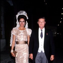 Naty Abascal y el Duque de Feria en la boda de Carlos Martínez de Irujo