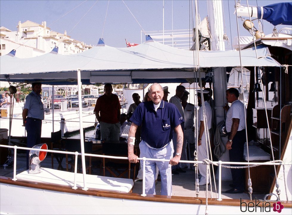 Don Juan de Borbón a bordo de un velero