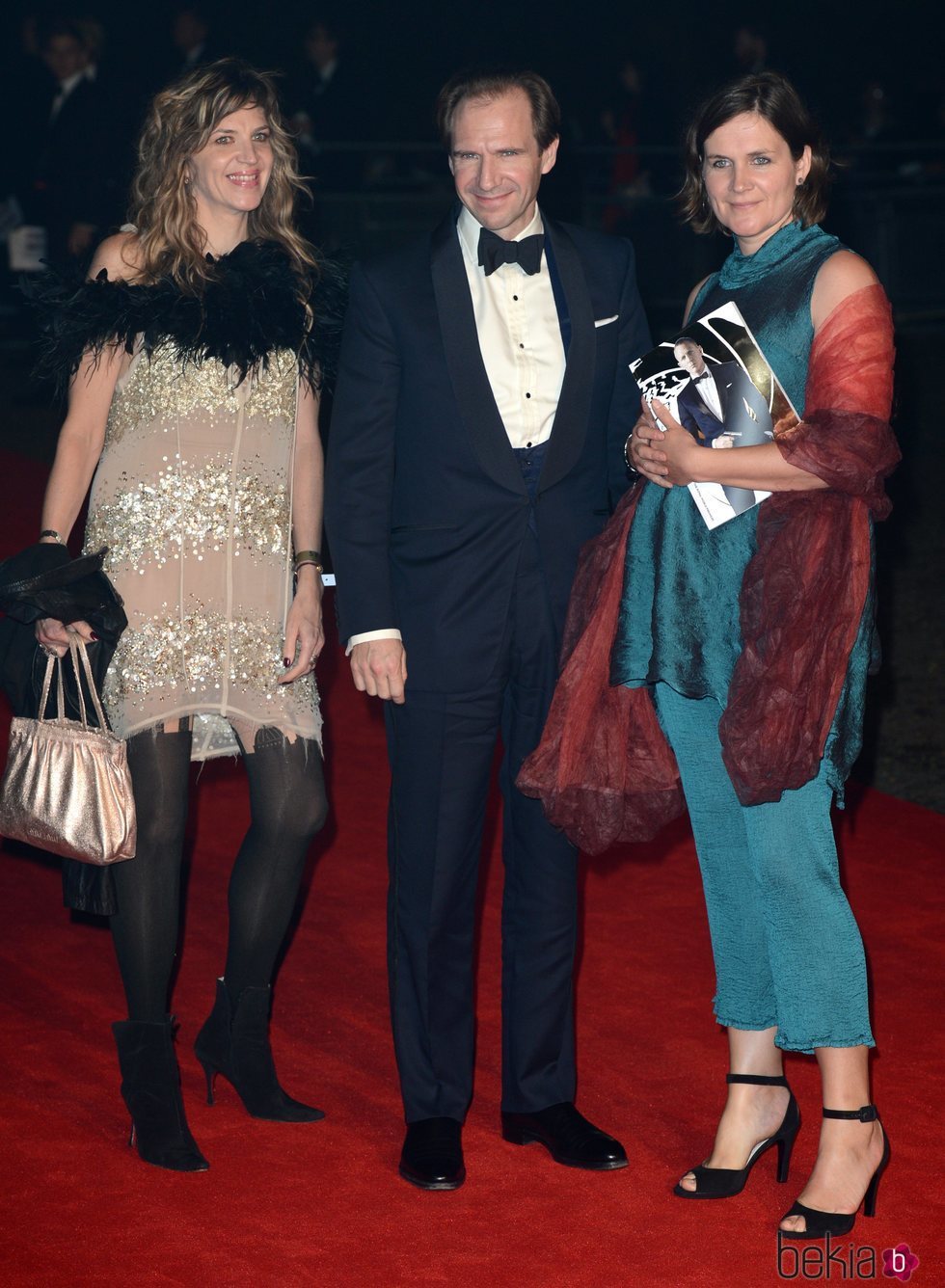 Martha, Ralph y Sophie Fiennes en la premiere de la película 'James Bond: Skyfall' en Londres