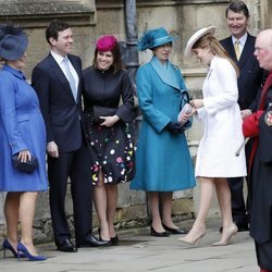 Zara Phillips luce embarazo junto a las Princesas de York, Jack Brooksbank, la Princesa Ana y Sir Timothy Laurence en la Misa de Pascua 2018