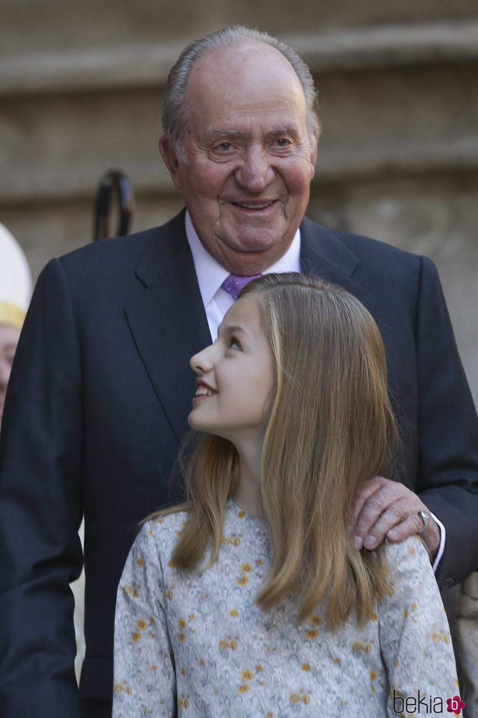 El Rey Juan Carlos, muy cariñoso con la Princesa Leonor en la Misa de Pascua 2018