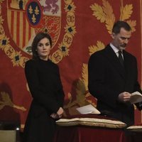 Los Reyes Felipe y Letizia en la misa por el 25 aniversario de la muerte del Conde de Barcelona