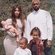 Kim Kardashian con su marido Kanye West y sus hijos North, Saint y Chicago