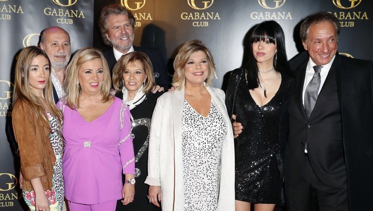 Alejandra Rubio junto a Terelu Campos, Carmen Borrego, María Teresa Campos y demás en su cumpleaños