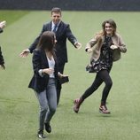 Amaia, Ricky y Ana Guerra de 'OT 2017' en el Estadio Santiago Bernabéu