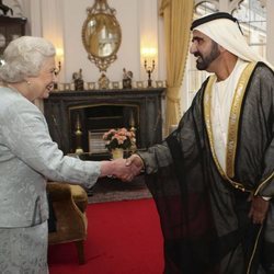 El Emir de Dubai junto a la Reina Isabel II de Inglaterra
