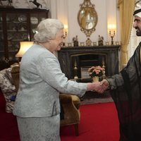 El Emir de Dubai junto a la Reina Isabel II de Inglaterra