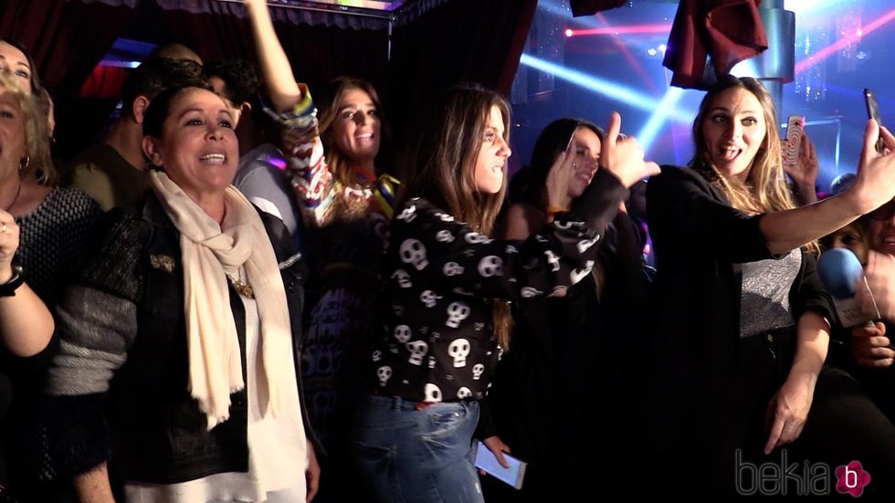 Isabel Pantoja, Anabel Pantoja e Irene Rosales en el concierto de Kiko Rivera