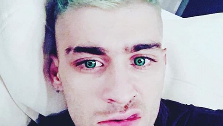 Zayn Malik posa en Instagram con el pelo teñido de verde
