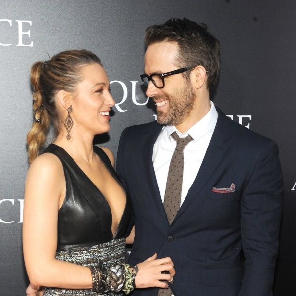 Blake Lively Y Ryan Reynolds Acuden Juntos Al Estreno De La Película A Quiet Place En Nueva 