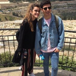 Alfred y Amaia en Israel haciendo turismo