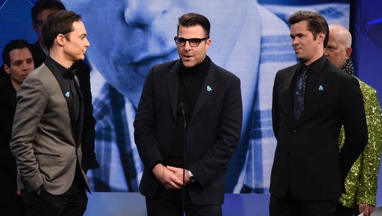 Jim Parsons, Zachary Quinto y Andrew Rannells en los GLAAD Awards de 2018