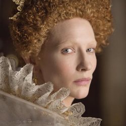 Cate Blanchett interpretando a la Reina Isabel I de Inglaterra