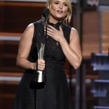 Miranda Lambert, emocionada al recoger su premio en los CMA Awards 2018