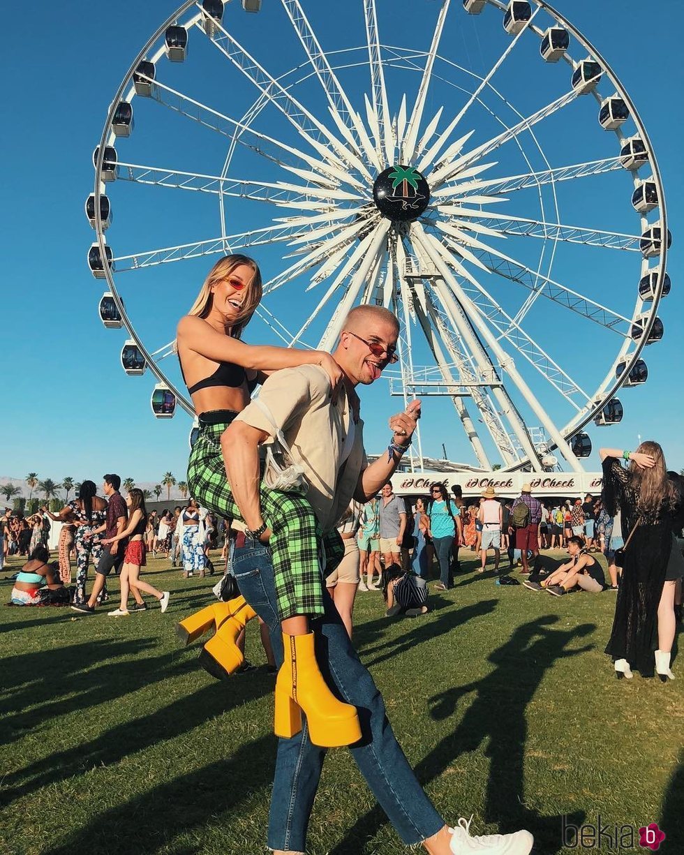 La influencer Jessica Goicoechea y su novio en la Festival Coachella 2018