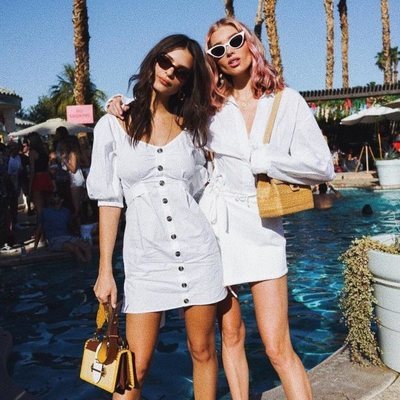 Emily Ratajkowski y Elsa Hosk en el festival Coachella 2018