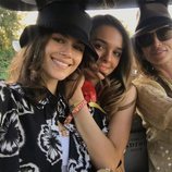 Cindy Crowford, Kaia Gerber y una amiga en el Coachella 2018