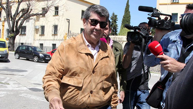 José María Gil Silgado llegando al juicio que tiene pendiente con María Jesús Ruiz