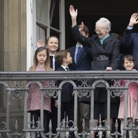 Margarita de Dinamarca con sus nietos en su 78 cumpleaños