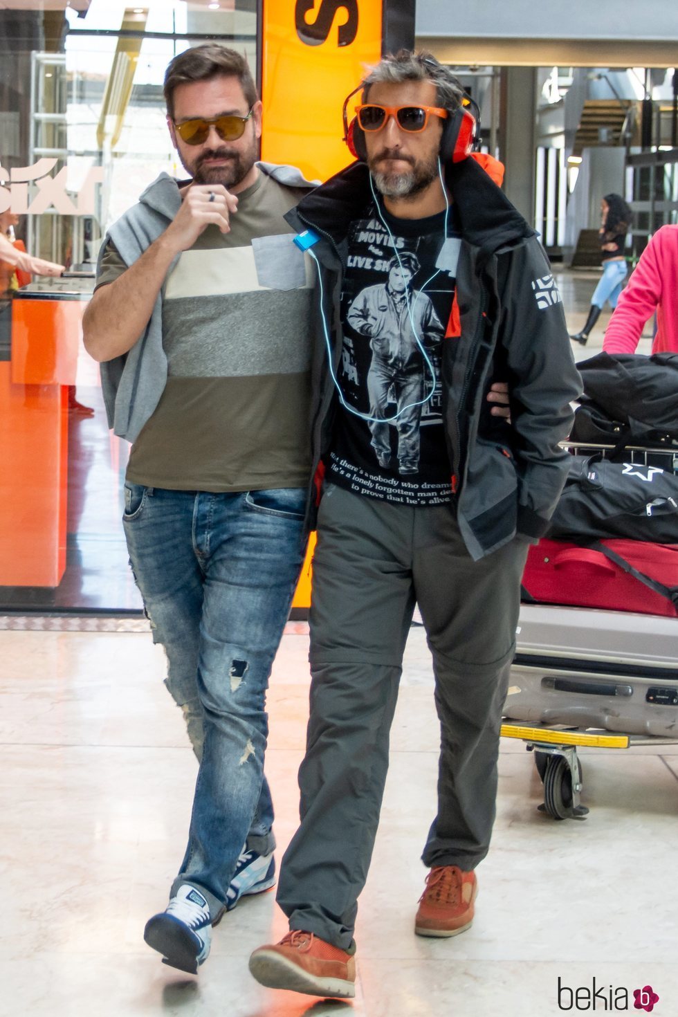 Fernando Marcos llegando al aeropuerto tras su expulsión de 'Supervivientes 2018'