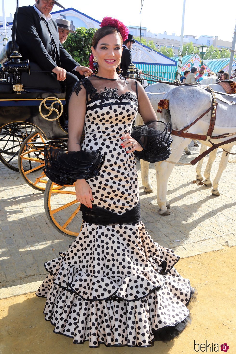 Raquel Bollo con un bonito vestido en la Feria de Abril 2018