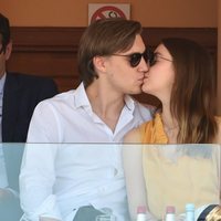 Alexandra de Hannover besándose con su novio Ben-Sylvester Strautmann