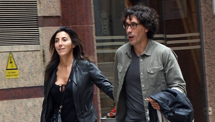 Paz Padilla y su marido Antonio Vidal paseando por Málaga