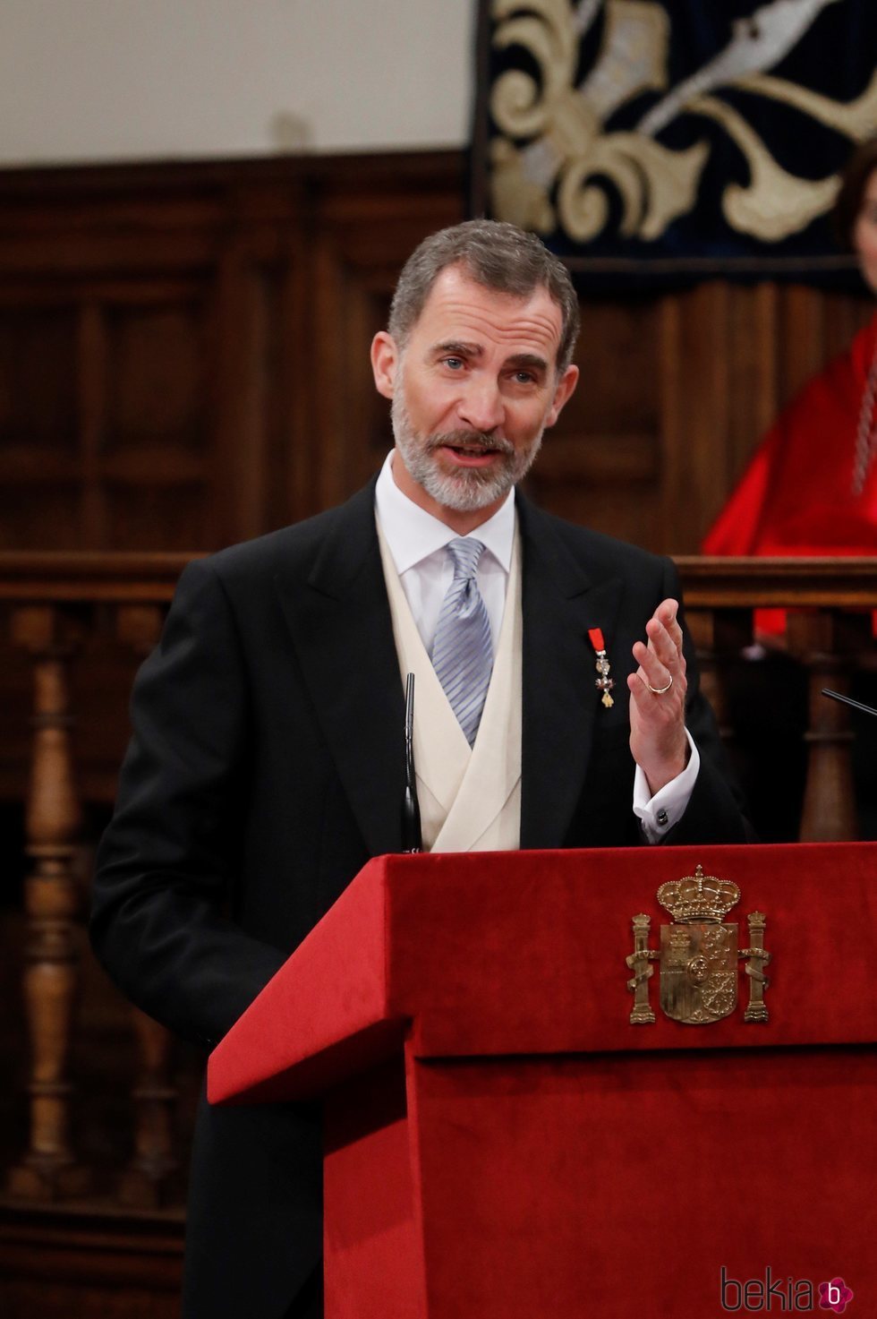 El Rey Felipe VI dando un discurso en la ceremonia del Premio Cervantes 2017