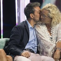 Mayte Zaldívar y Fernando Marcos se besan en la gala 7 de 'Supervivientes 2018'