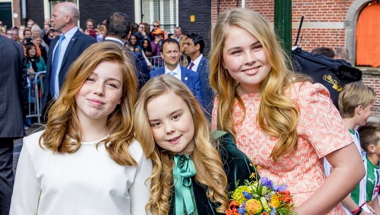 Las princesas Alexia, Ariane y Amalia en el cumpleaños del Rey Guillermo de Holanda