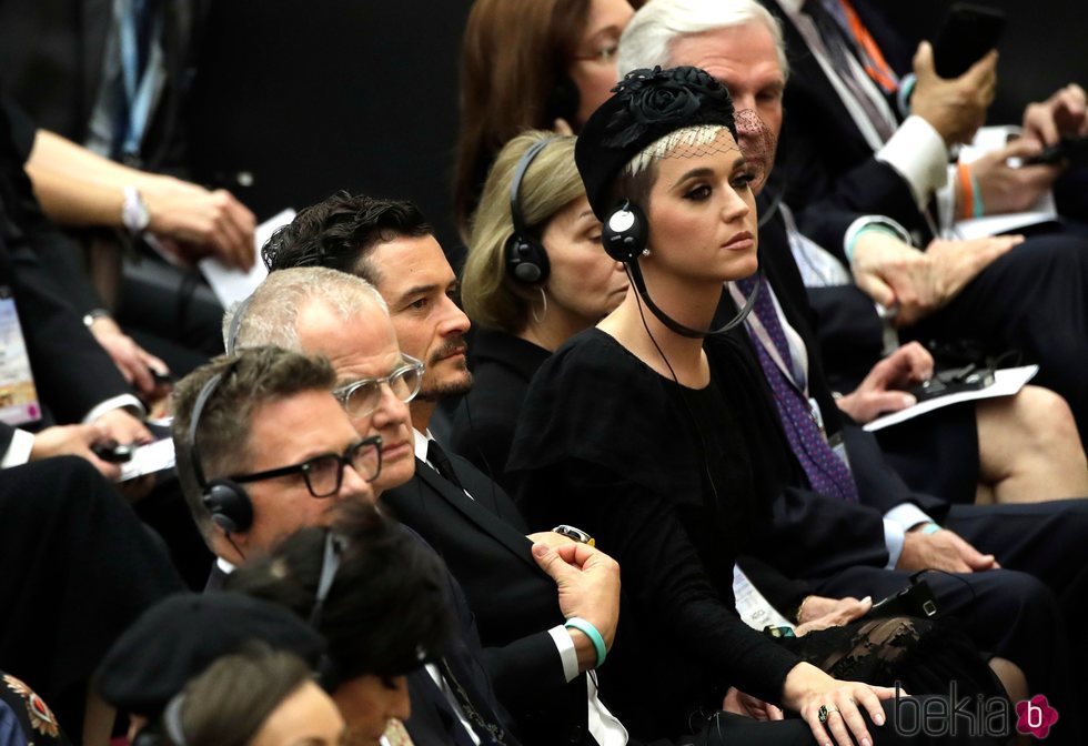 Katy Perry y Orlando Bloom en una misa en el Vaticano