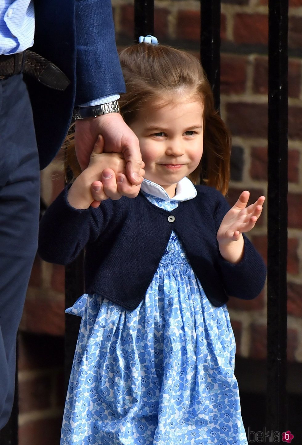 La Princesa Carlota antes de conocer a su hermano Luis de Cambridge
