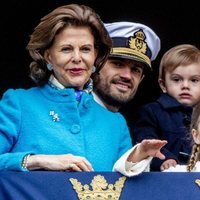 La Reina Silvia, Carlos Felipe de Suecia, Victoria de Suecia y sus hijos Estela y Oscar en el 72 cumpleaños de Carlos Gustavo de Suecia