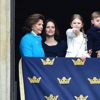 La Reina Silvia, Sofia Hellqvist, Victoria de Suecia y sus hijos Estela y Oscar en el 72 cumpleaños de Carlos Gustavo de Suecia