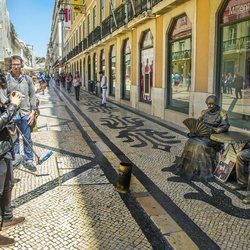 Alfred fotografía a Amaia en su primer paseo por Lisboa antes de Eurovisión 2018