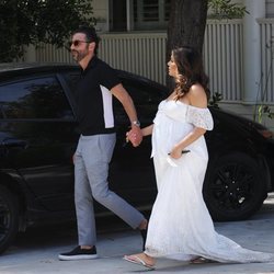 Eva Longoria celebra la baby shower de su hijo junto a José Antonio Bastón