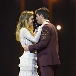 Amaia y Alfred durante el primer ensayo general previo a Eurovisión 2018