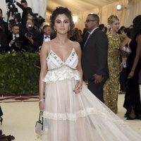 Selena Gomez en la alfombra roja de la Gala MET 2018