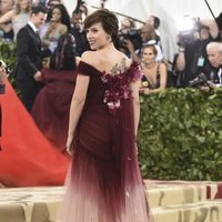 Scarlett Johansson en la alfombra roja de la Gala MET 2018